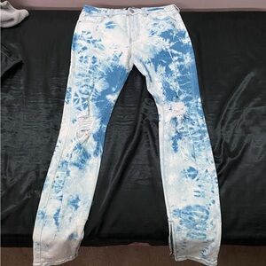 Bleached ripped pants